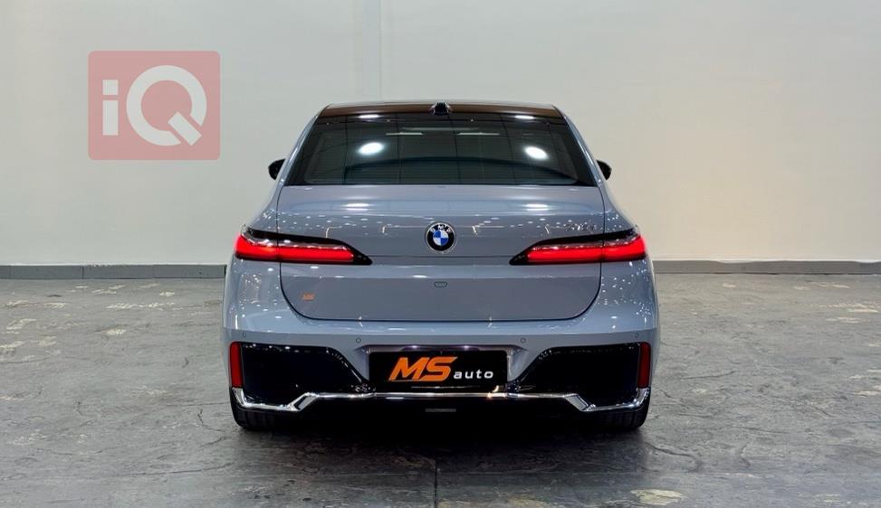 بي ام دبليو الفئة 7